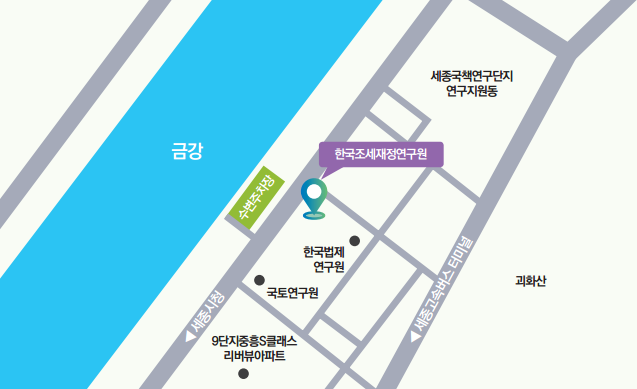 한국조세재정연구원 뒷편 한국법제연구원 건너편에 임시주차장 장소가 존재합니다.